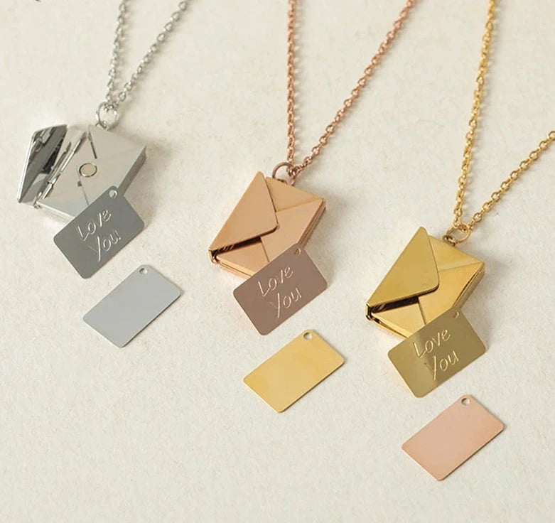 Colar Carta do Amor LOVE YOU LumièreChic